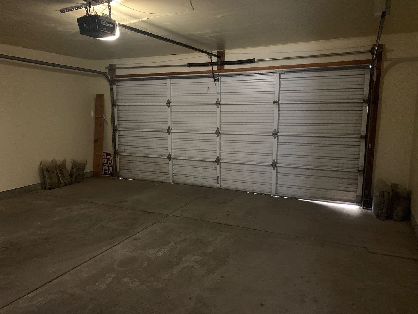 YUMA House: 953 W Cortez Ln