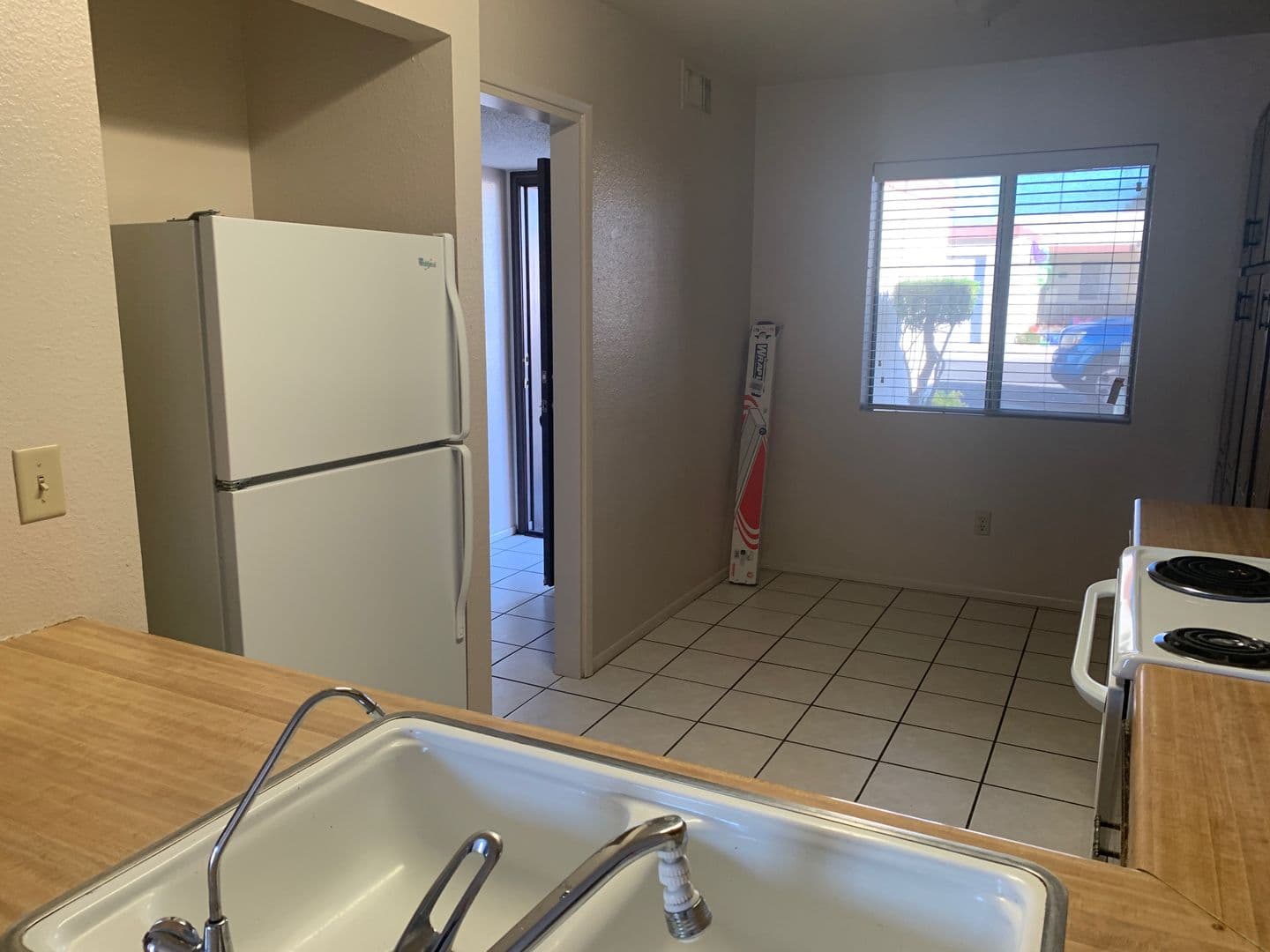 YUMA House: 953 W Cortez Ln