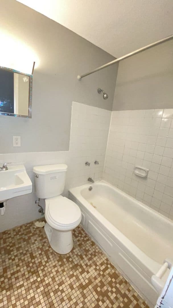 Minneapolis Apartment: 2747 Stevens Ave