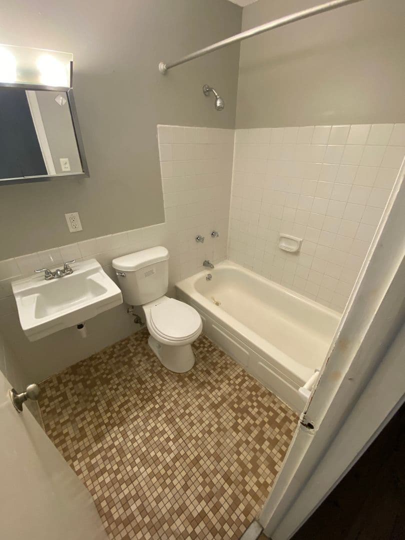 Minneapolis Apartment: 2747 Stevens Ave