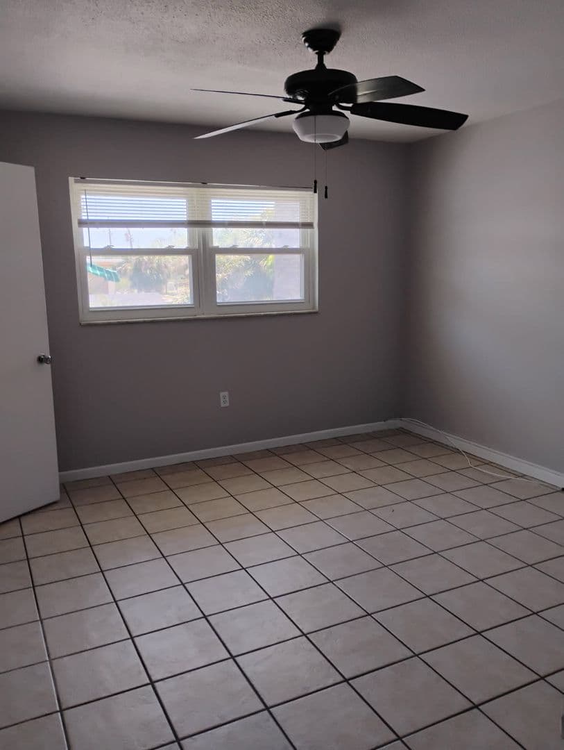 Treasure Island Apartment: 12275 3rd St E