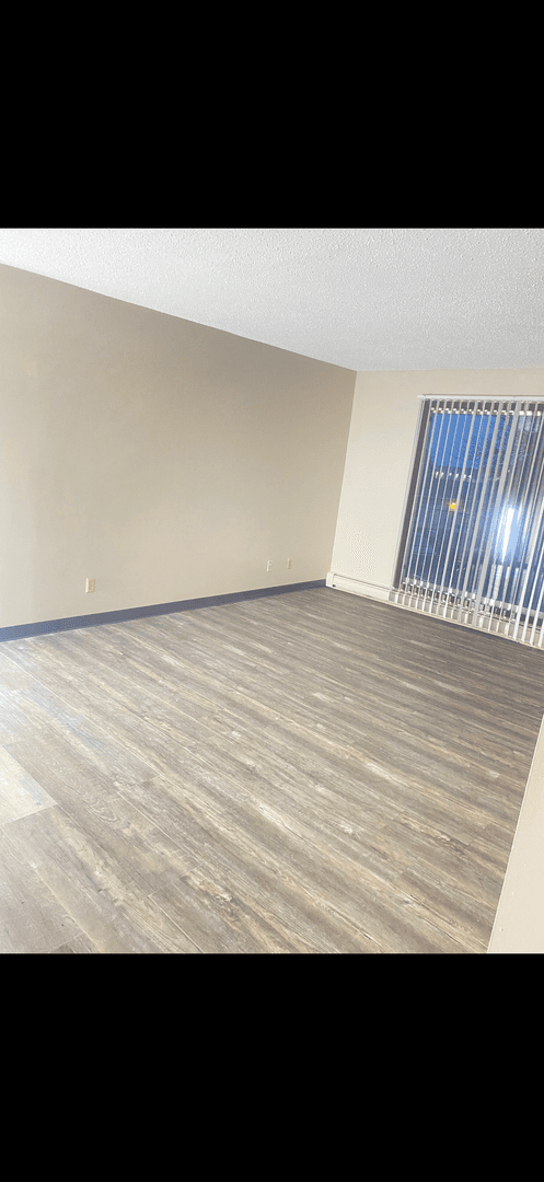 Benson Apartment: 1941 Countryside Dr