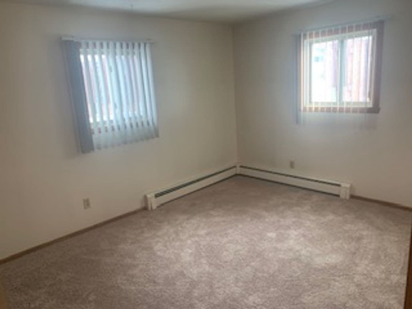 Benson Apartment: 410 18th St N