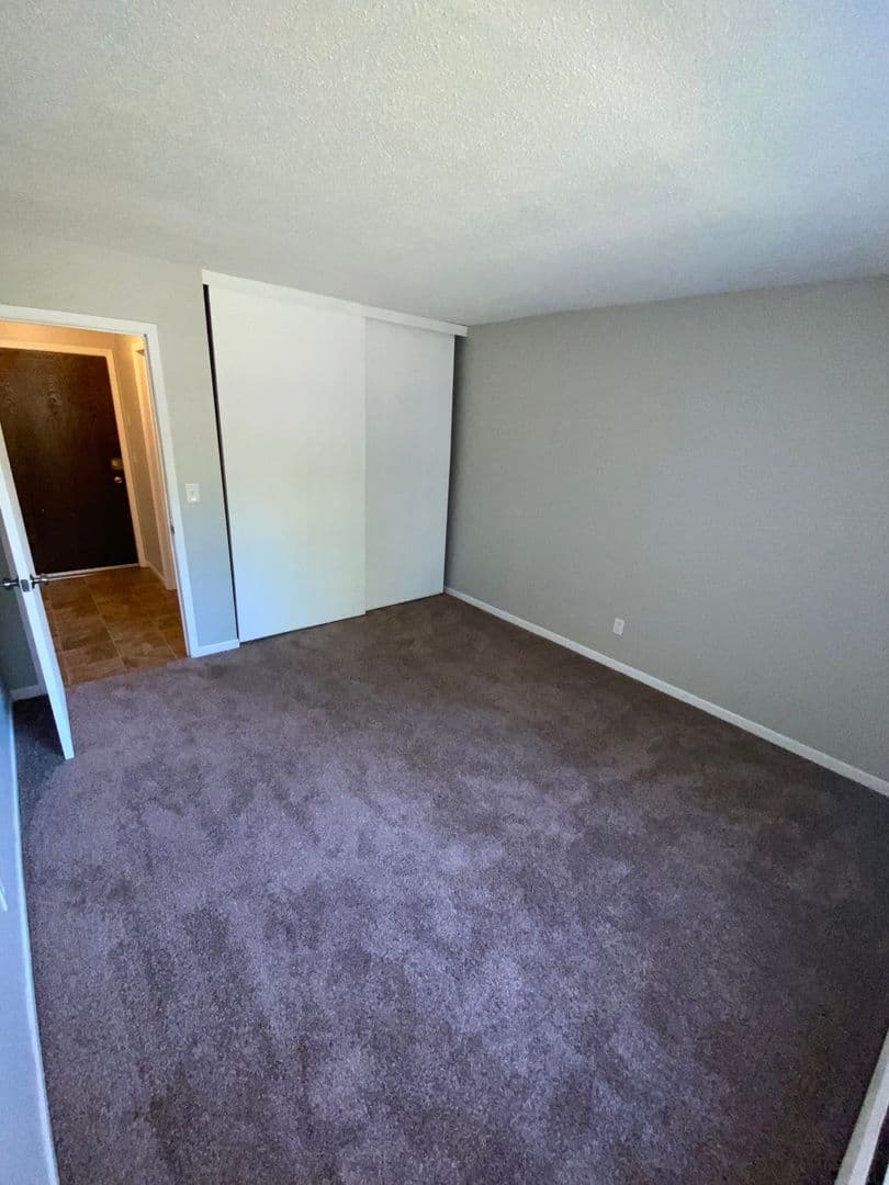 Minneapolis Apartment: 2747 Stevens Ave