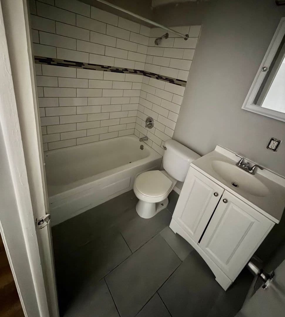 Minneapolis Apartment: 2747 Stevens Ave