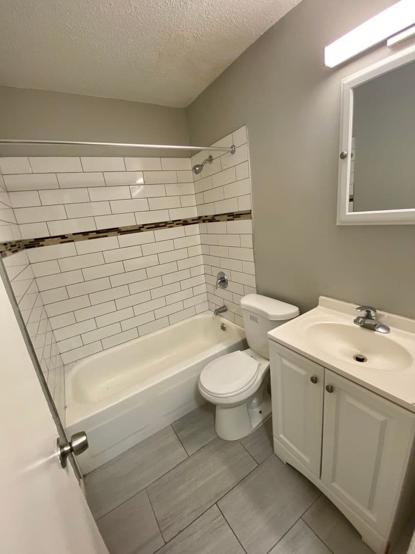 Minneapolis Apartment: 2747 Stevens Ave