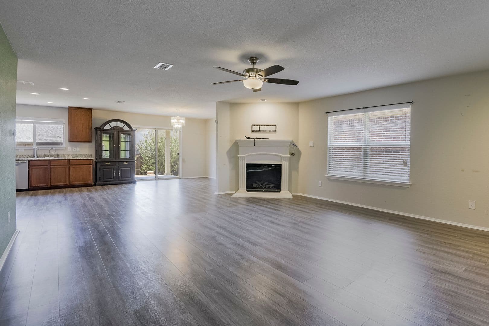 Fort Worth House: 10521 Hartley Lane