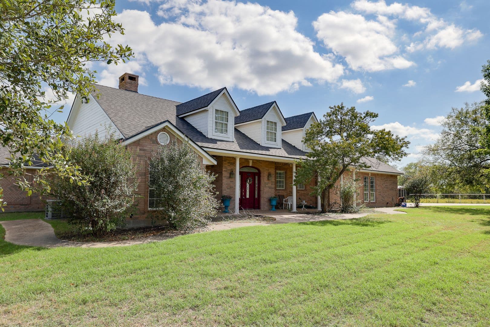 Fort Worth House: 9901 Oak Grove Road