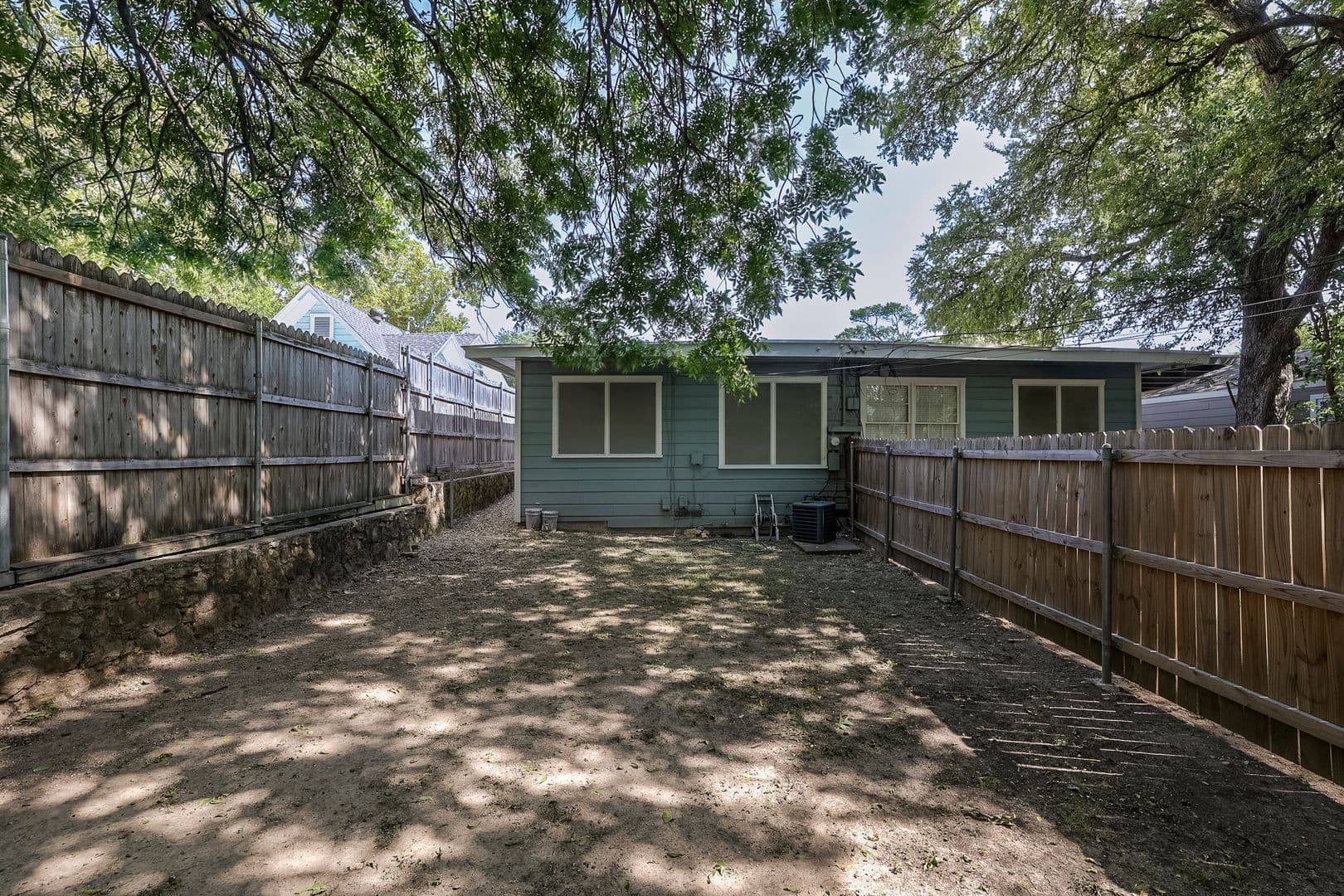 Fort Worth House: 3933 Dexter Ave