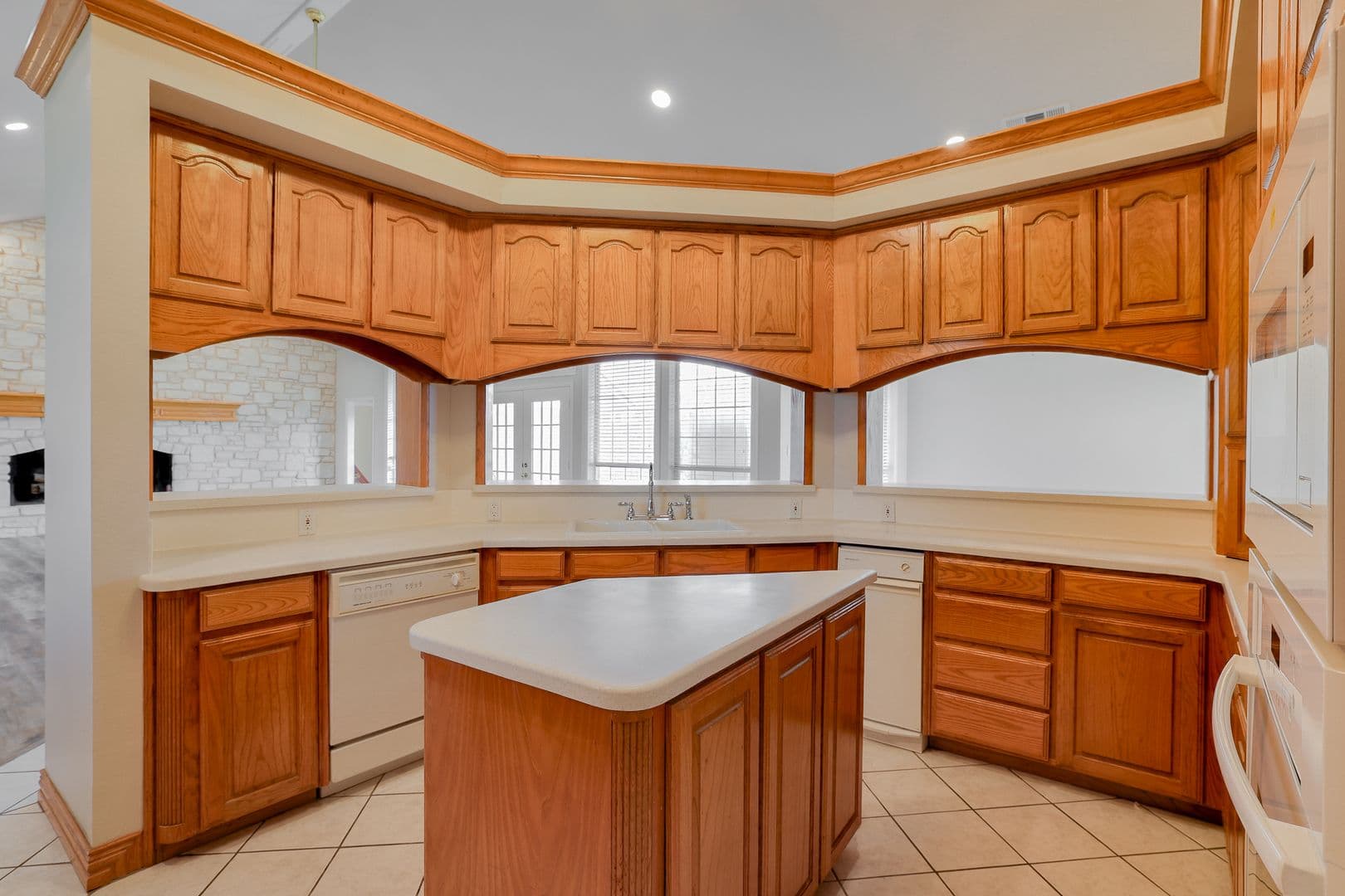 Fort Worth House: 9901 Oak Grove Road