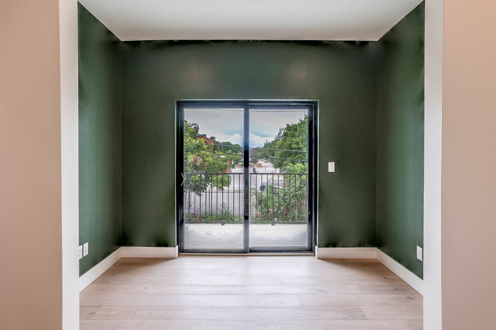 Fort Worth Apartment: 309 W. Daggett - #207