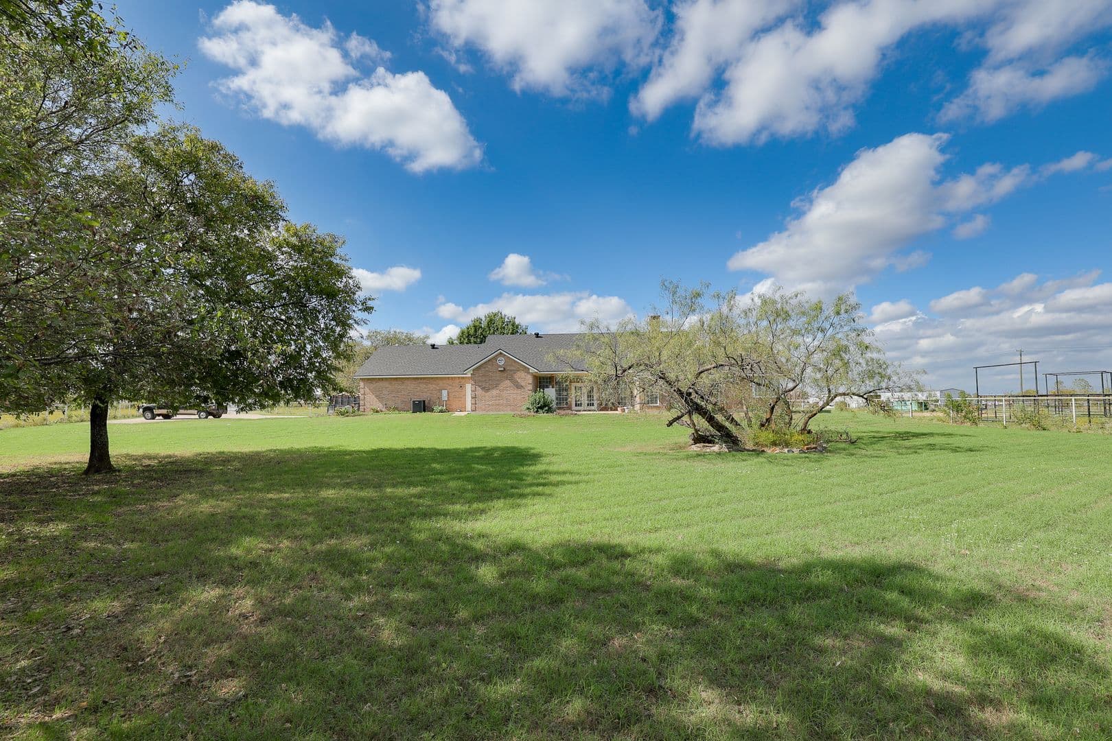 Fort Worth House: 9901 Oak Grove Road