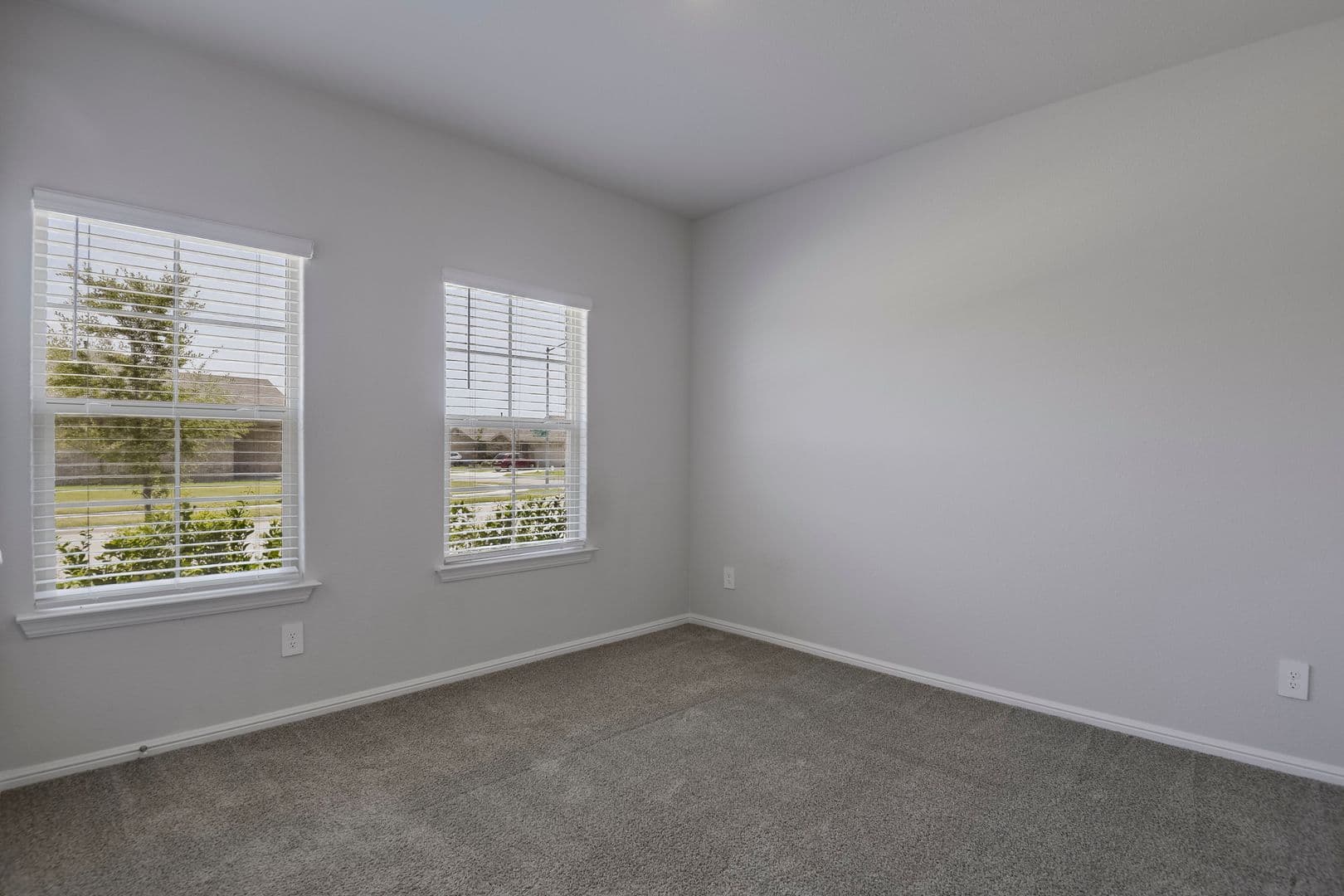 Fort Worth House: 8620 High Hill Drive
