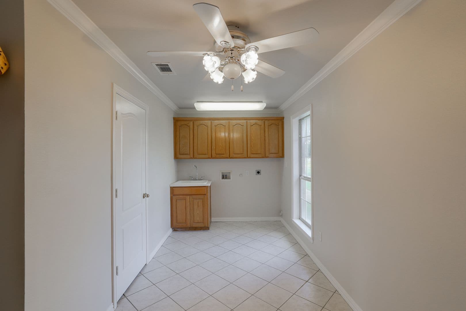 Fort Worth House: 9901 Oak Grove Road