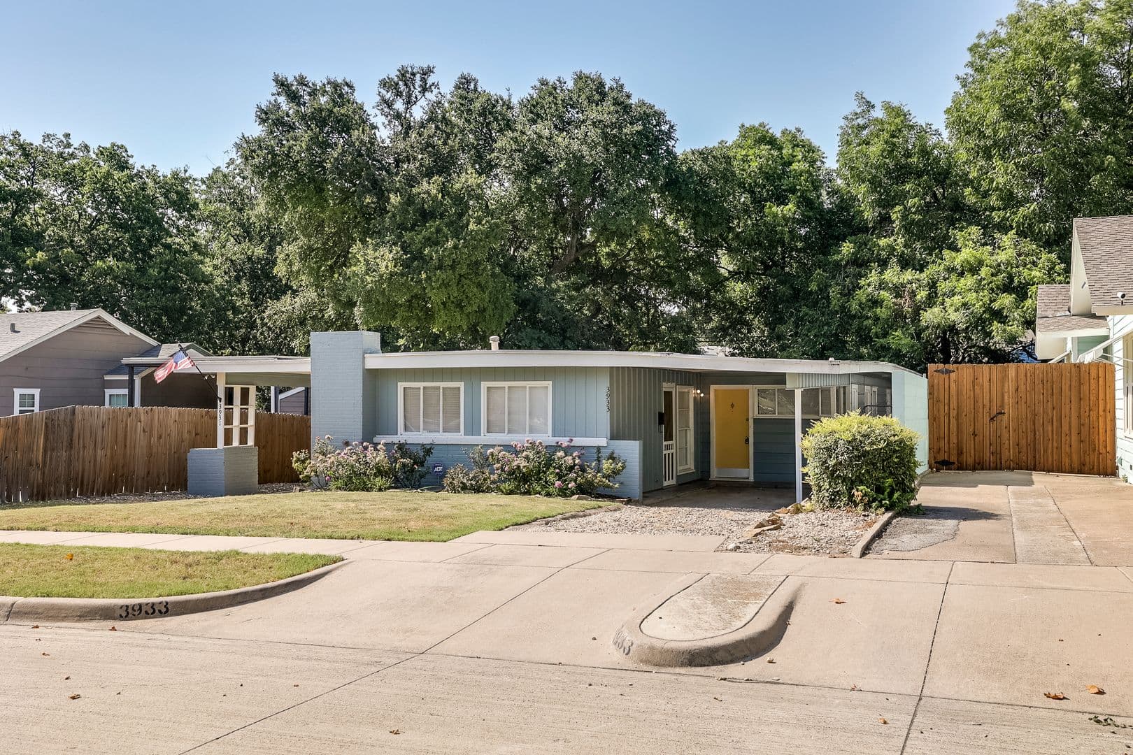 Fort Worth House: 3933 Dexter Ave