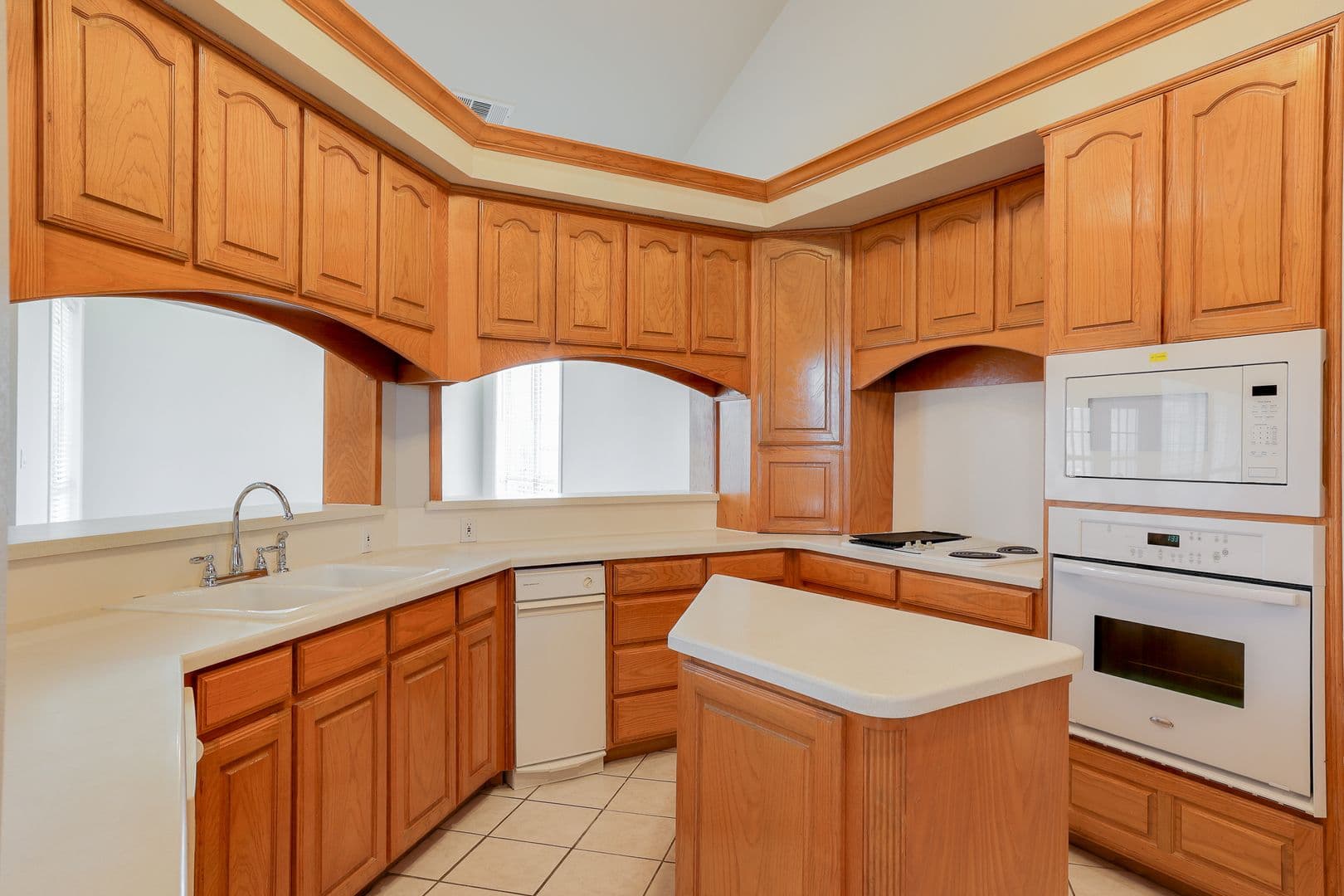 Fort Worth House: 9901 Oak Grove Road