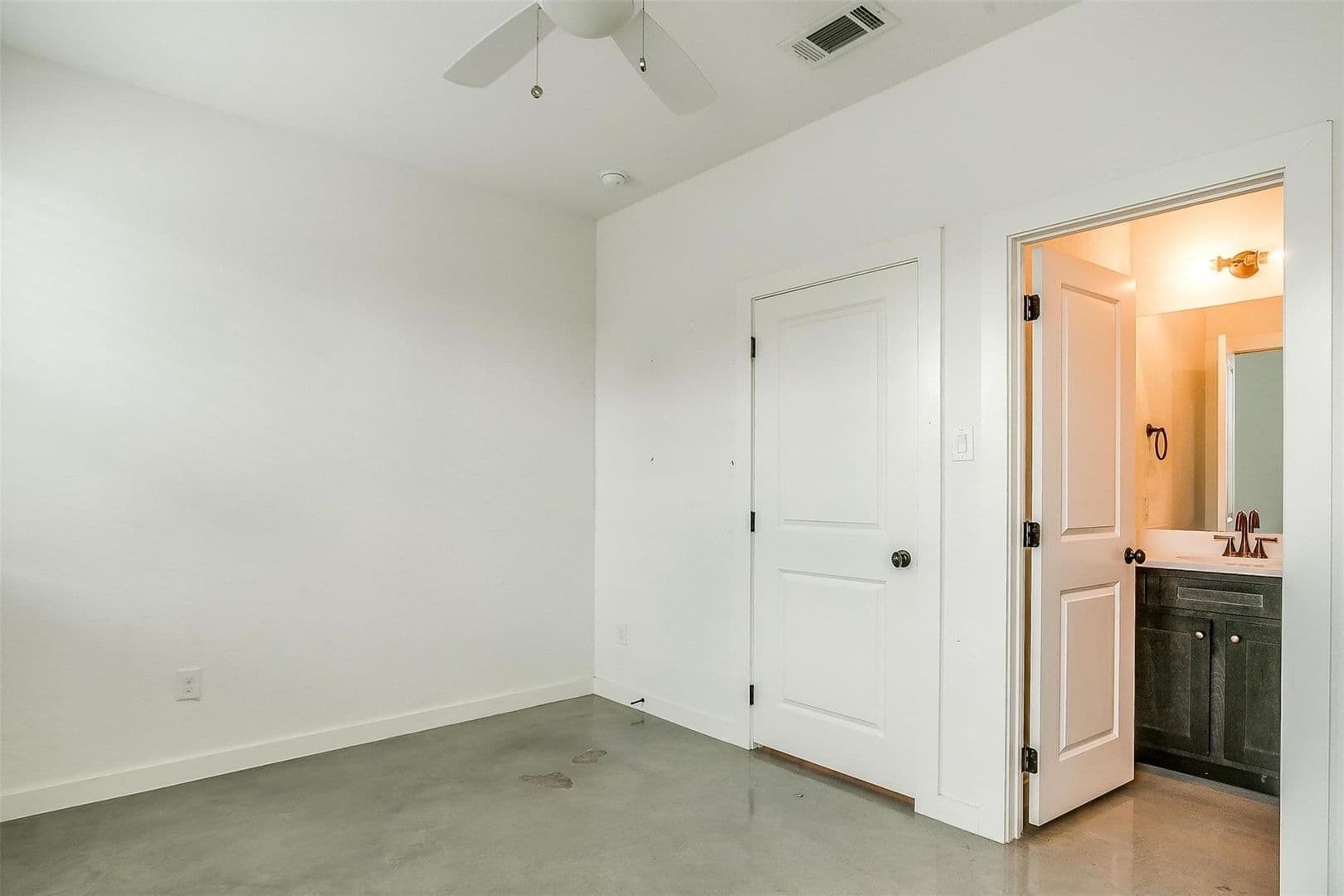 Fort Worth House: 3515 S Hills