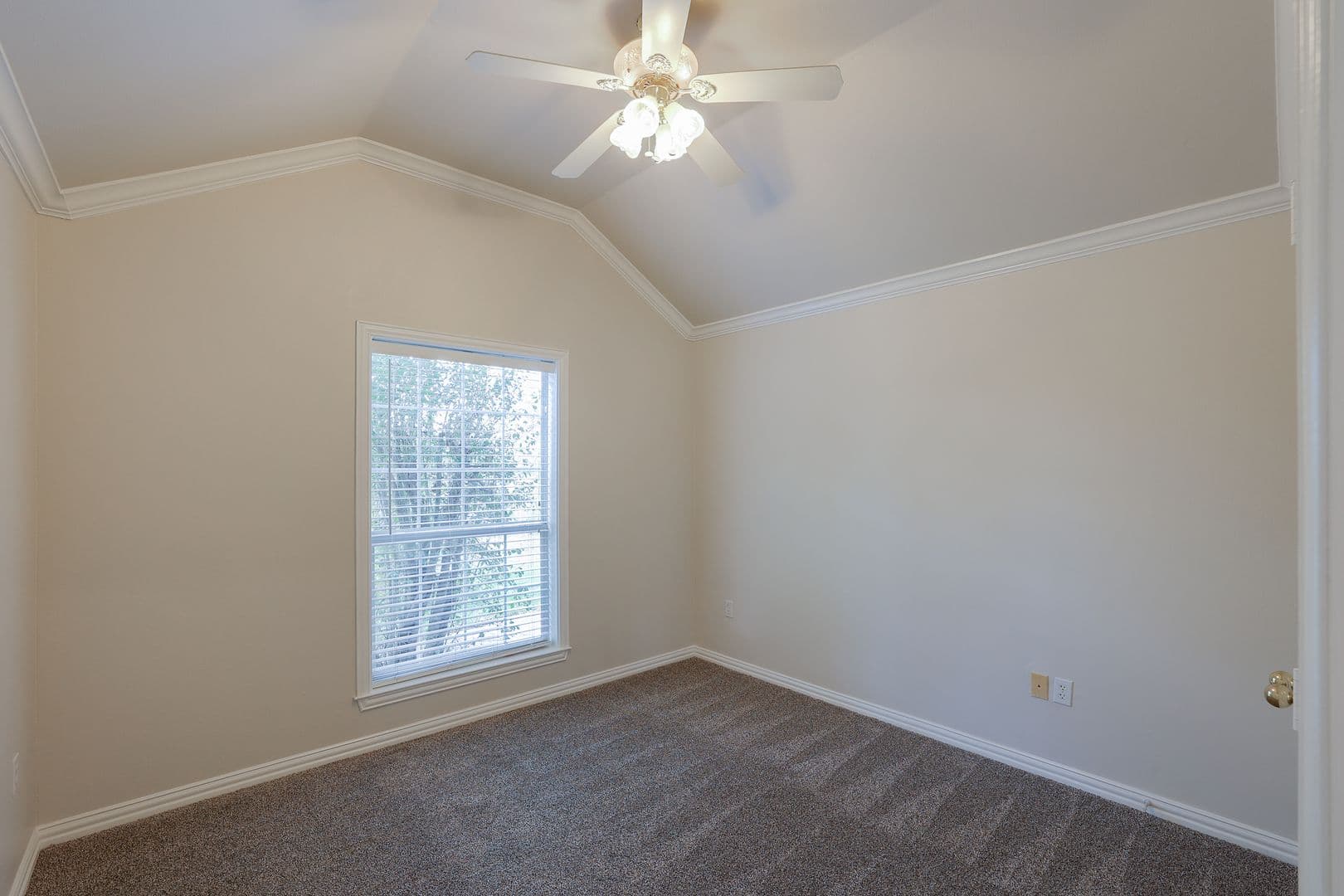 Fort Worth House: 9901 Oak Grove Road