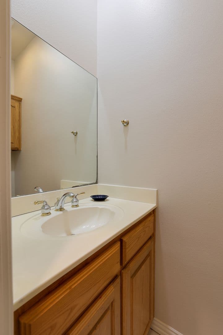 Fort Worth House: 9901 Oak Grove Road