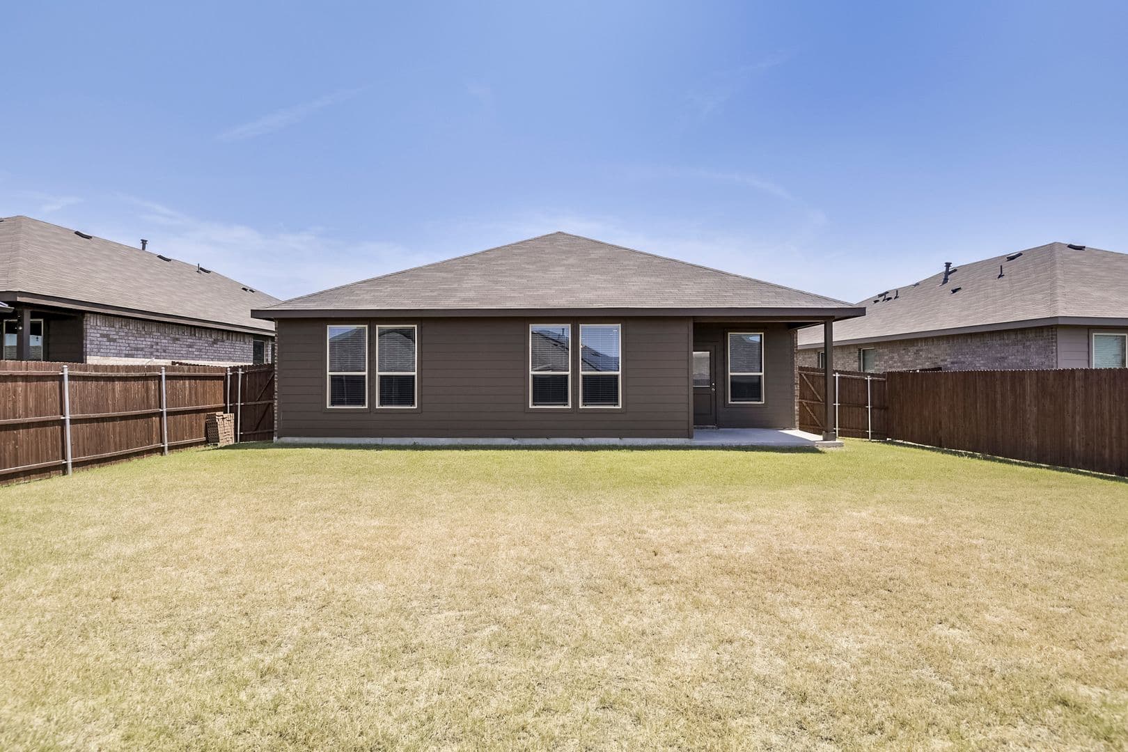 Fort Worth House: 8620 High Hill Drive