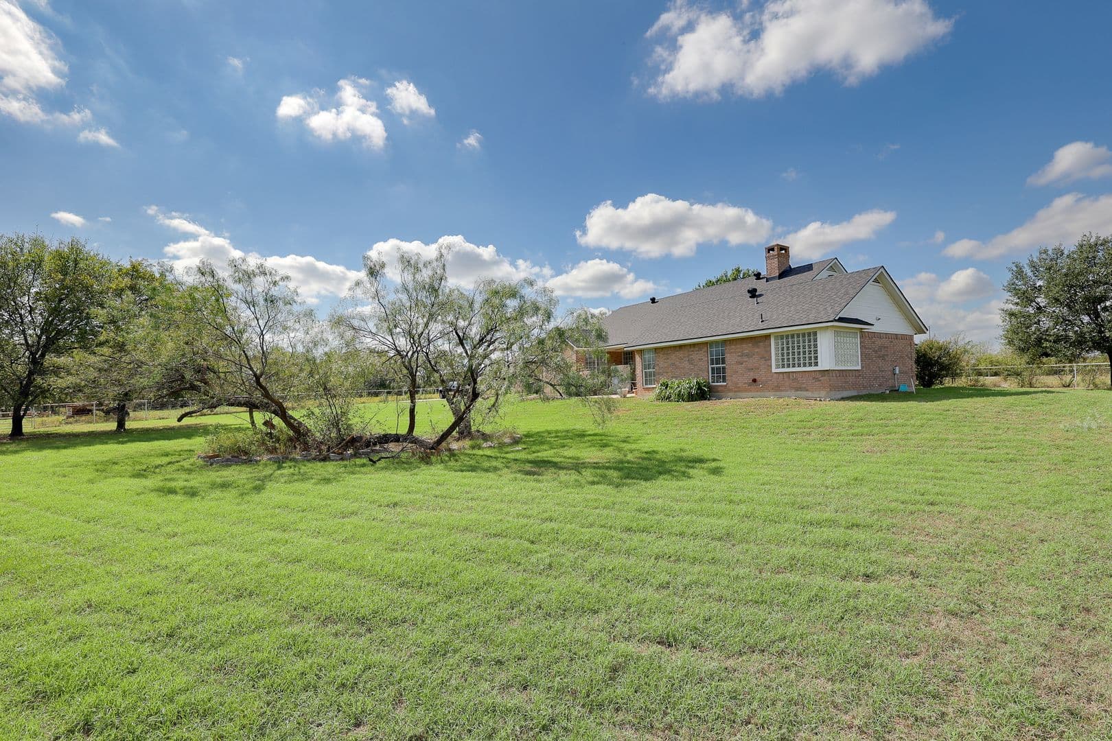 Fort Worth House: 9901 Oak Grove Road