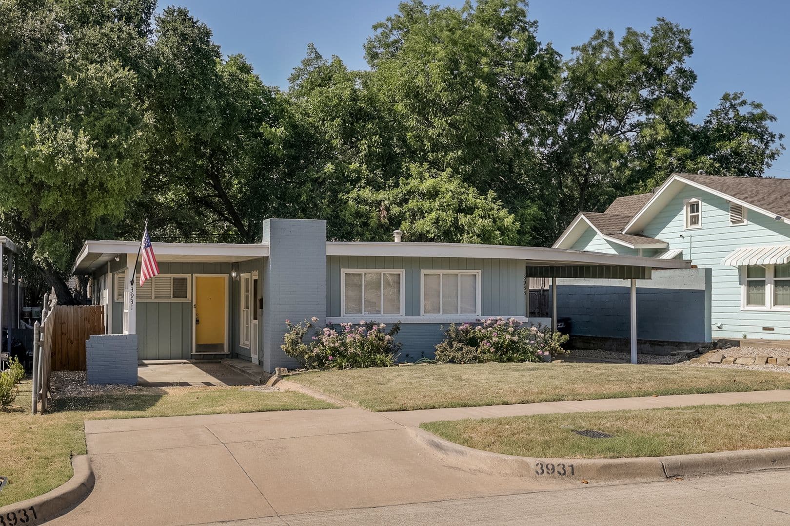 Fort Worth House: 3933 Dexter Ave