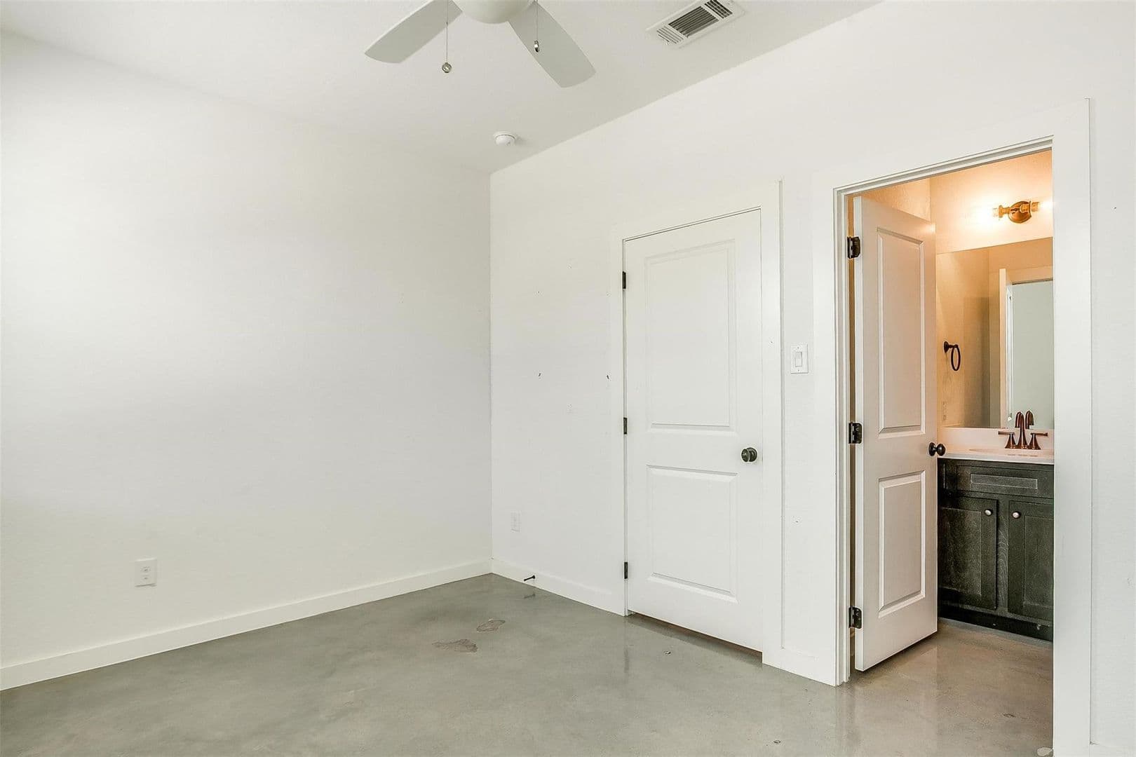 Fort Worth House: 3515 S Hills