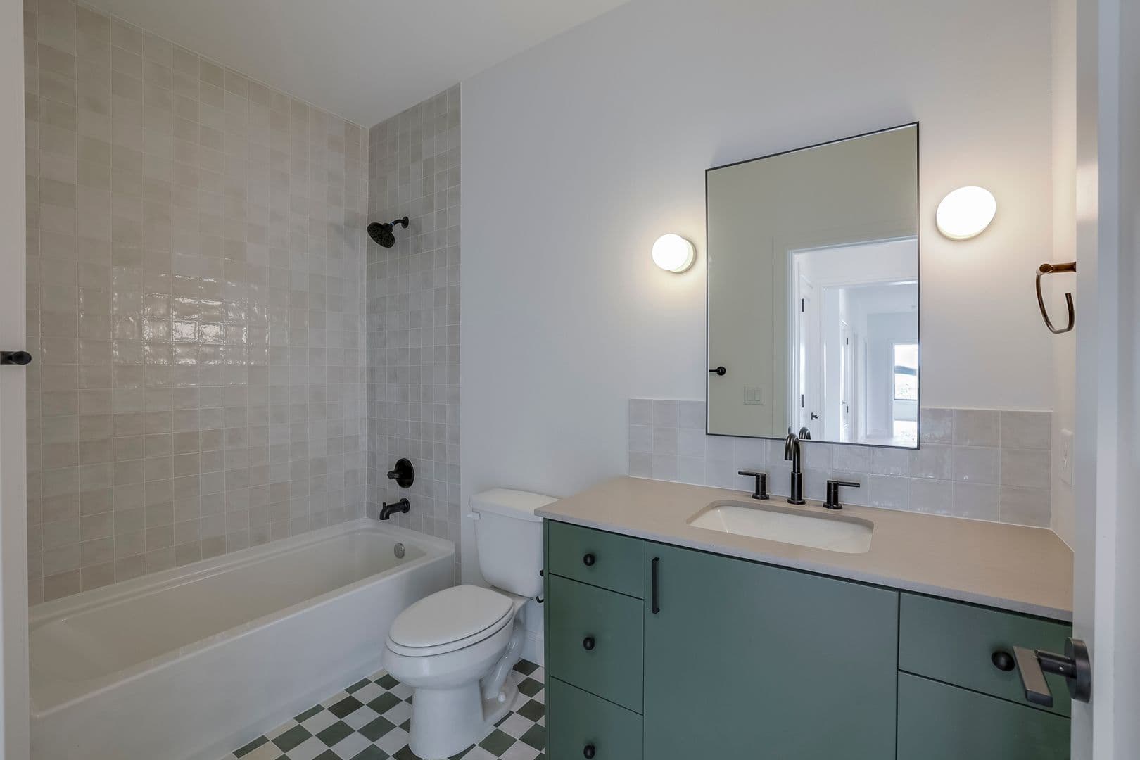 Fort Worth Apartment: 309 W. Daggett - #207