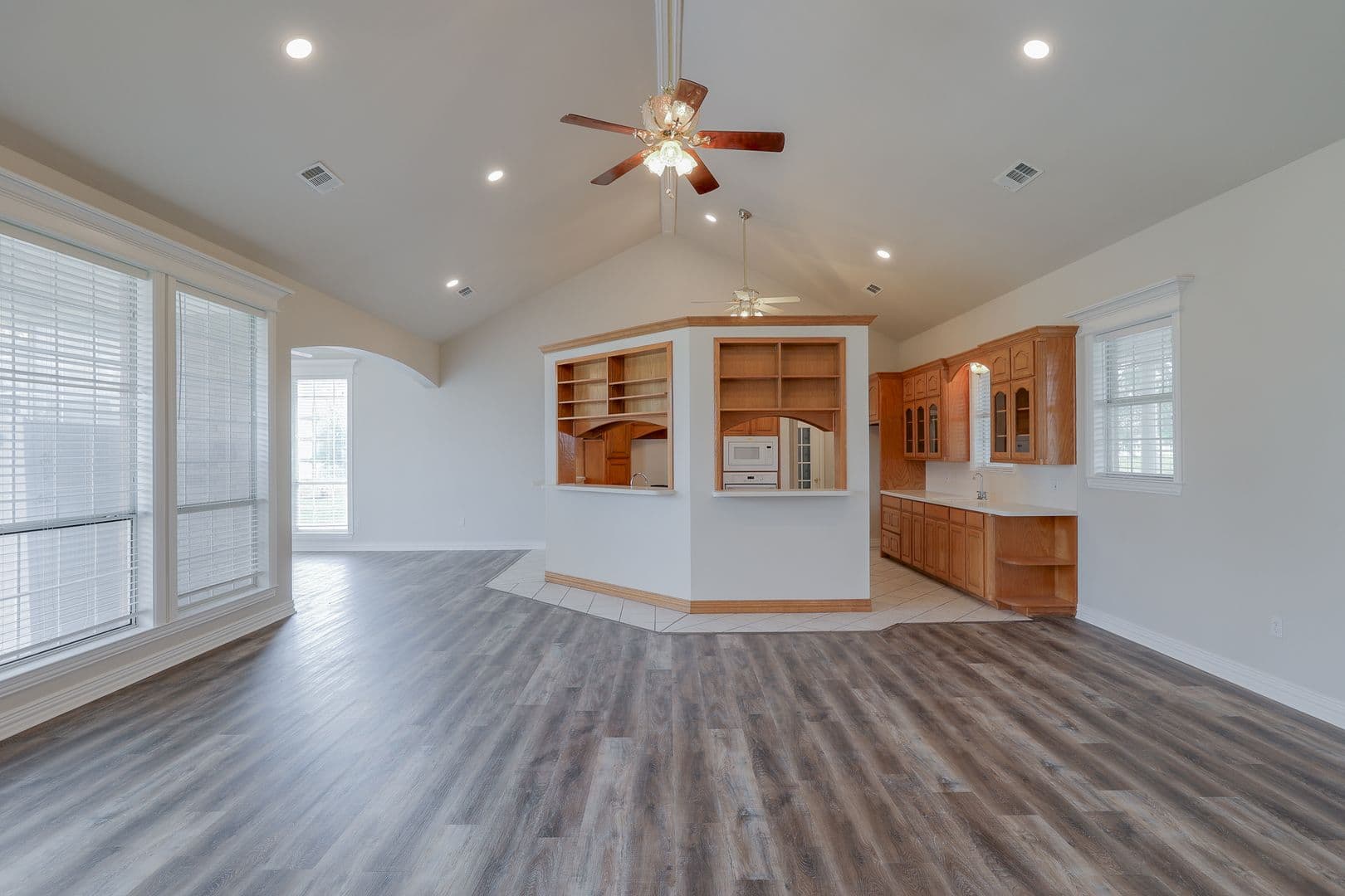 Fort Worth House: 9901 Oak Grove Road