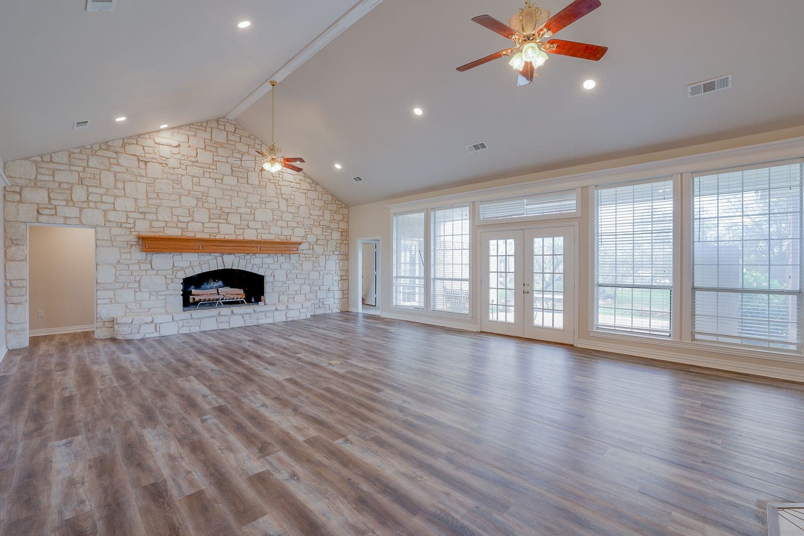 Fort Worth House: 9901 Oak Grove Road