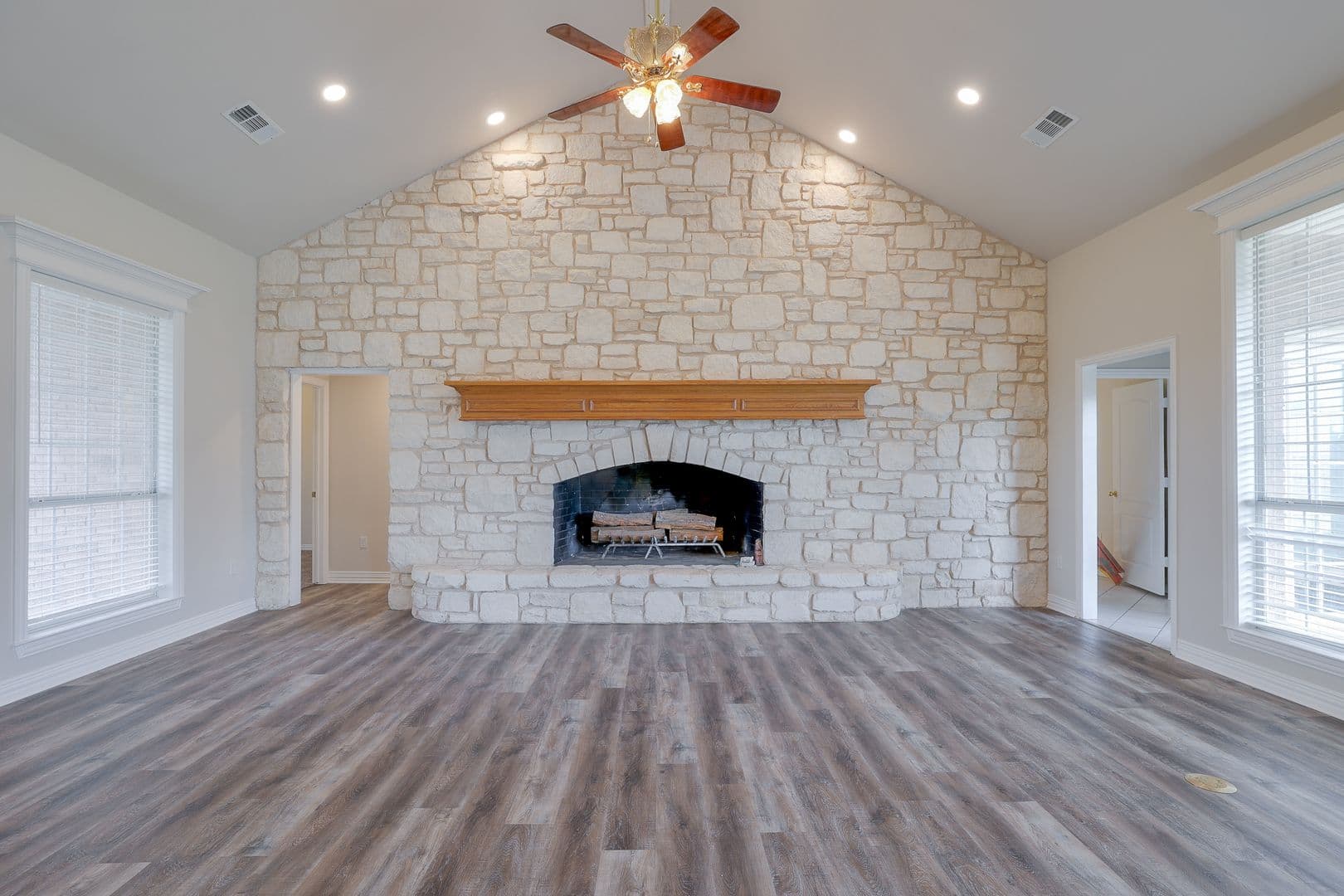 Fort Worth House: 9901 Oak Grove Road