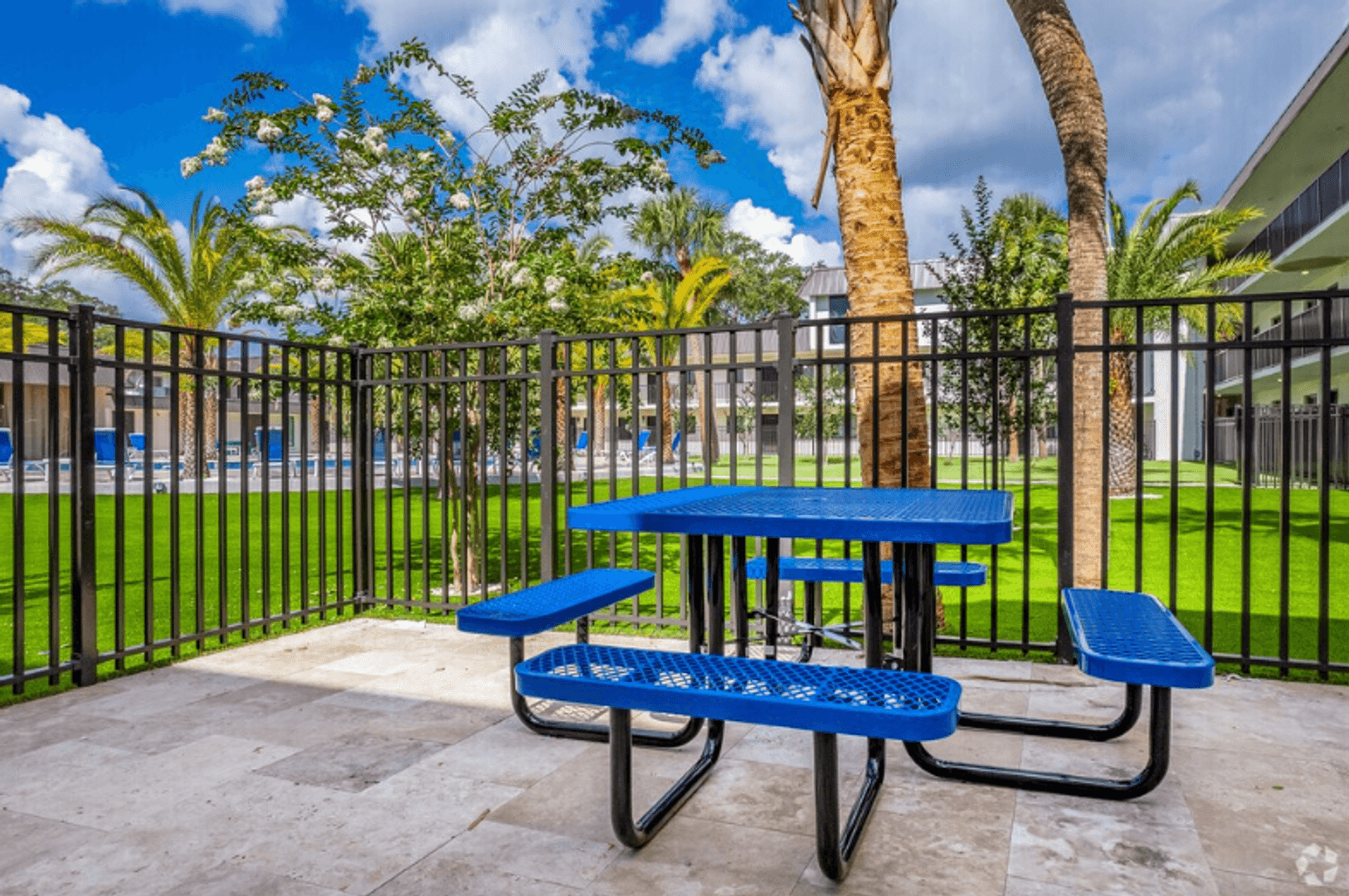 Clearwater Apartment: 2025 Rogers St