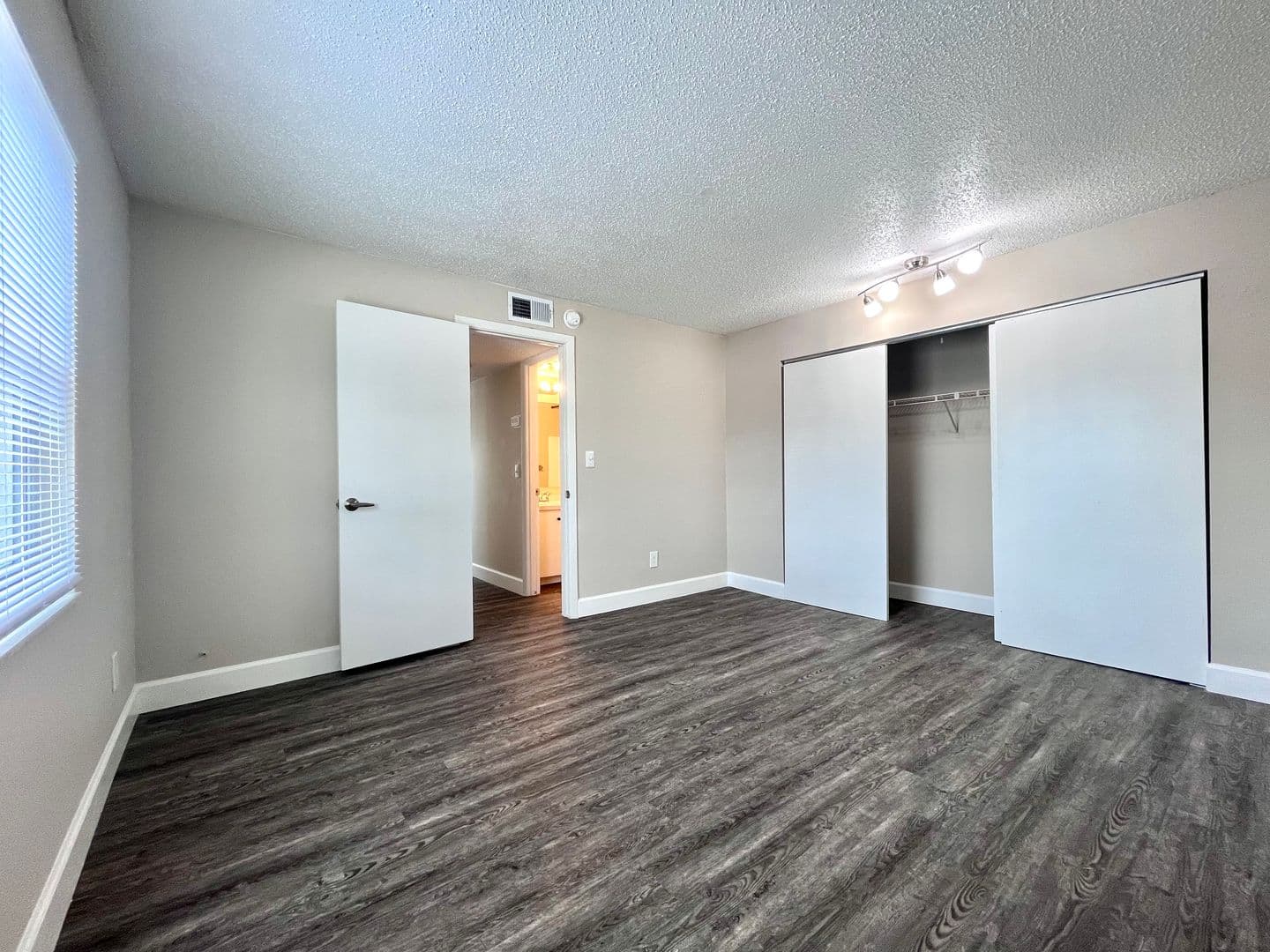 St. Petersburg Apartment: 5701 21st Ave N
