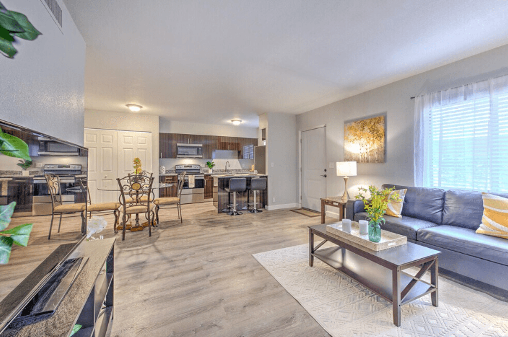 Clearwater Apartment: 2025 Rogers St