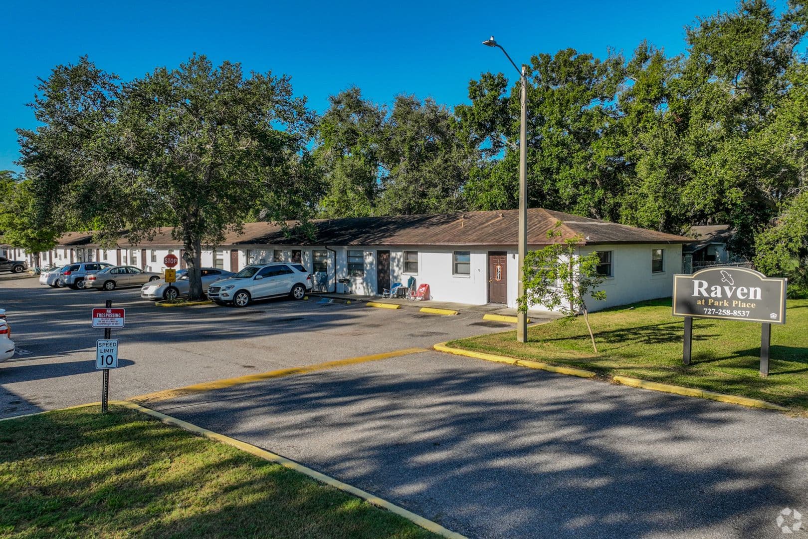 Pinellas Park Apartment: 4071 76th Ave N