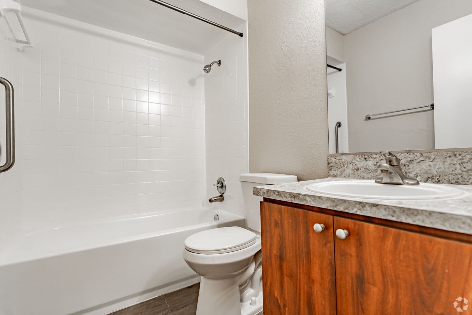 Pinellas Park Apartment: 4071 76th Ave N