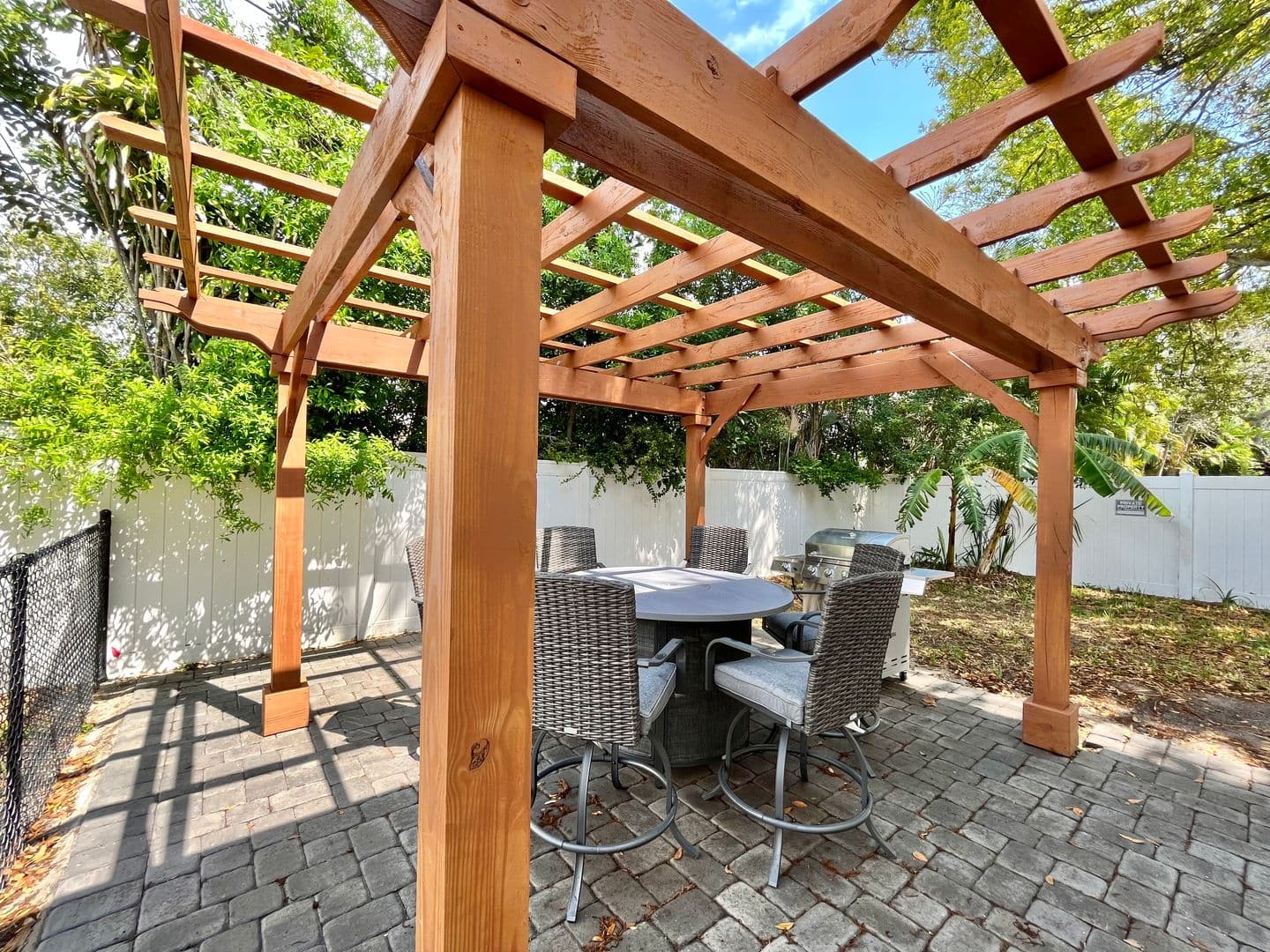 St. Petersburg Apartment: 4771 100th Way N