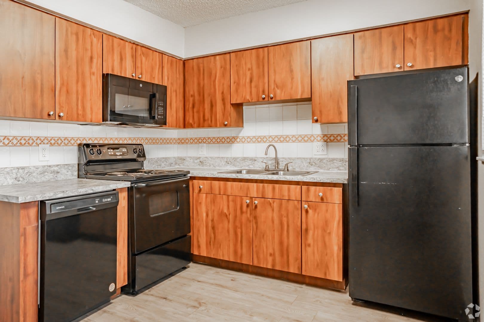 Pinellas Park Apartment: 4071 76th Ave N