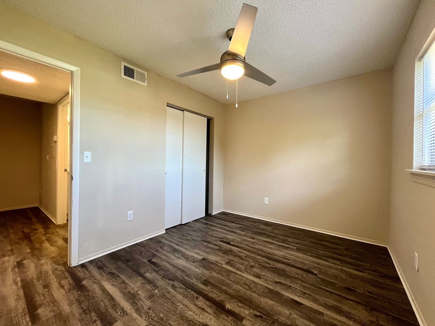 Pinellas Park Apartment: 4675 72nd Ave N
