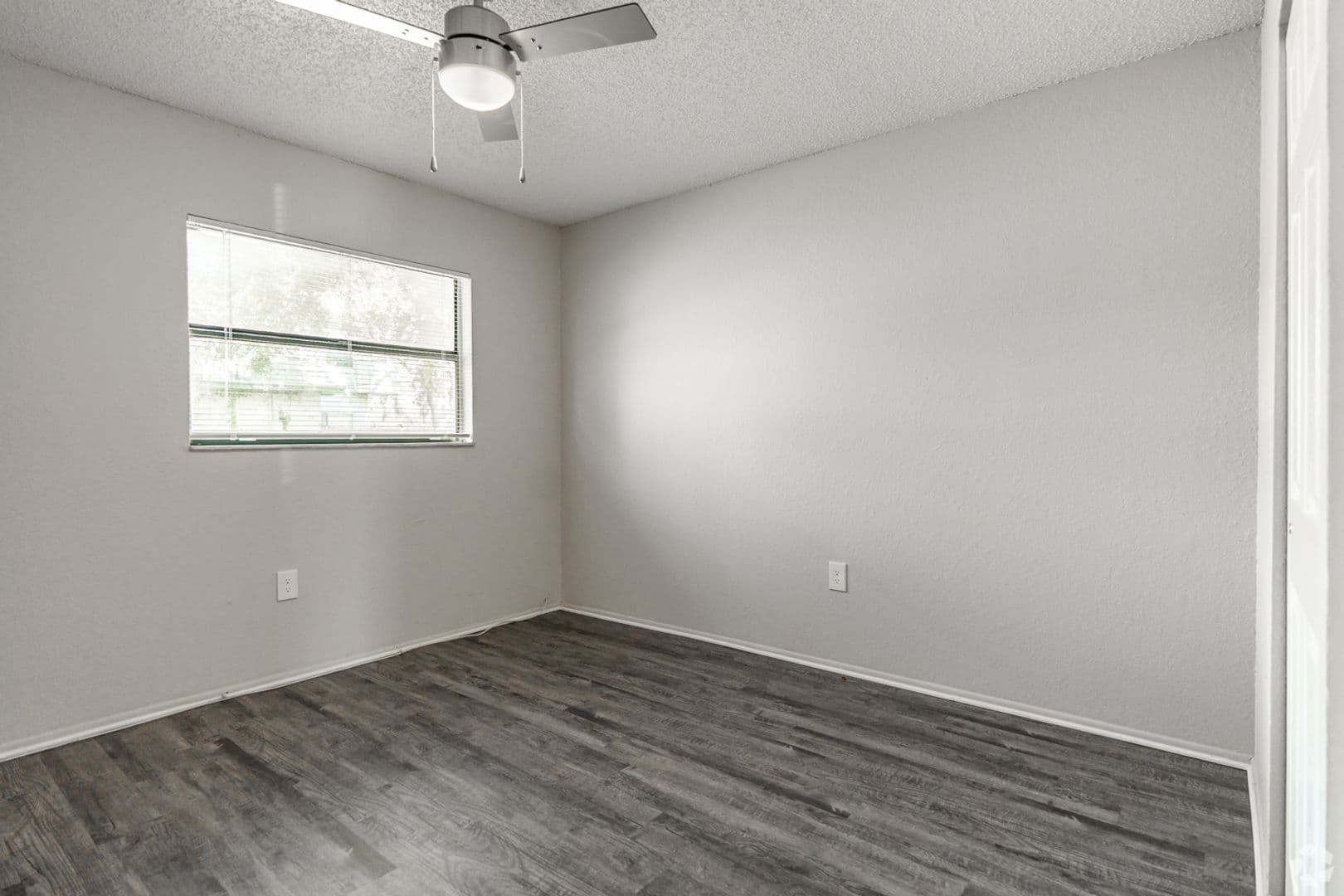 Pinellas Park Apartment: 4071 76th Ave N