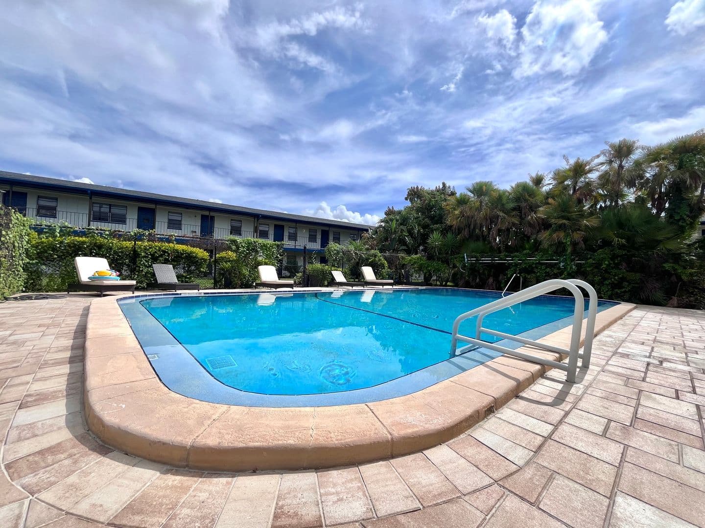 Tampa Apartment: 4002 S Manhattan Ave