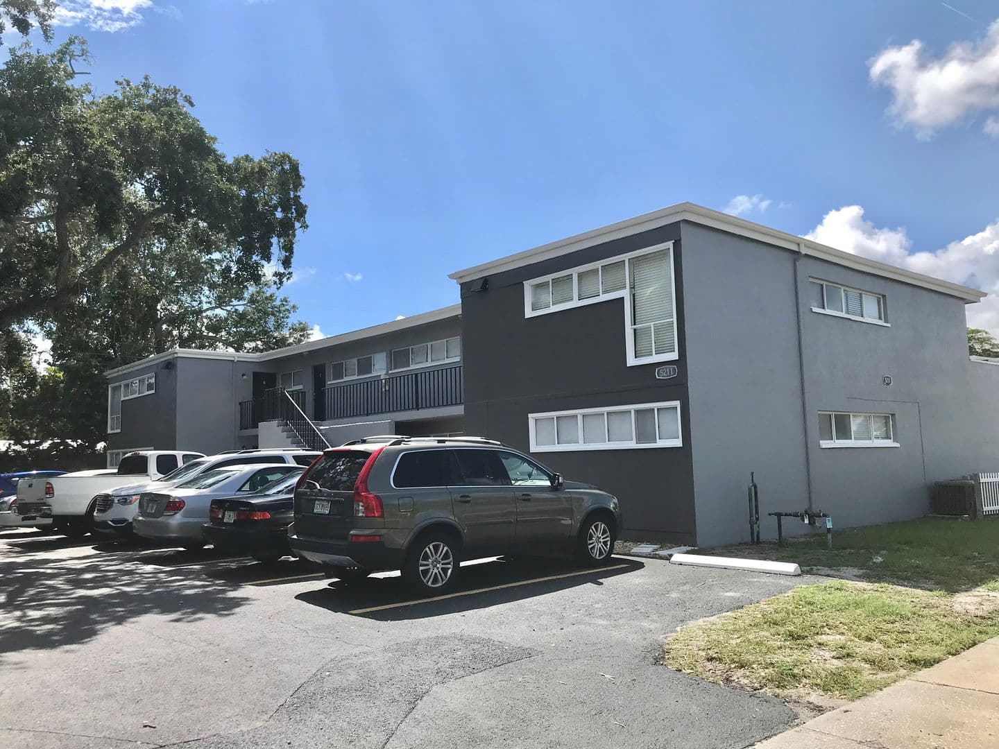 Sarasota Apartment: 5233 N Tamiami Trl