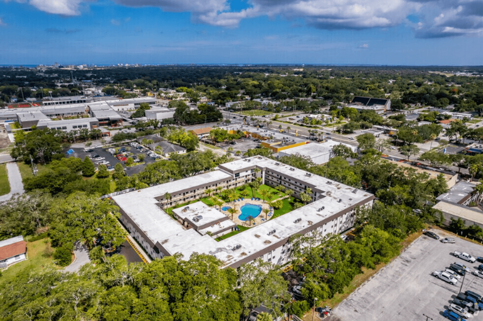 Clearwater Apartment: 2025 Rogers St