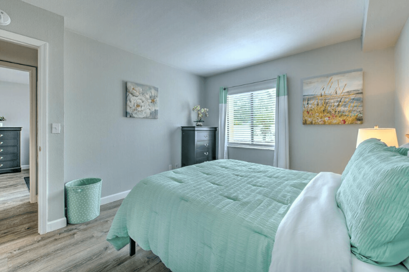 Clearwater Apartment: 2025 Rogers St