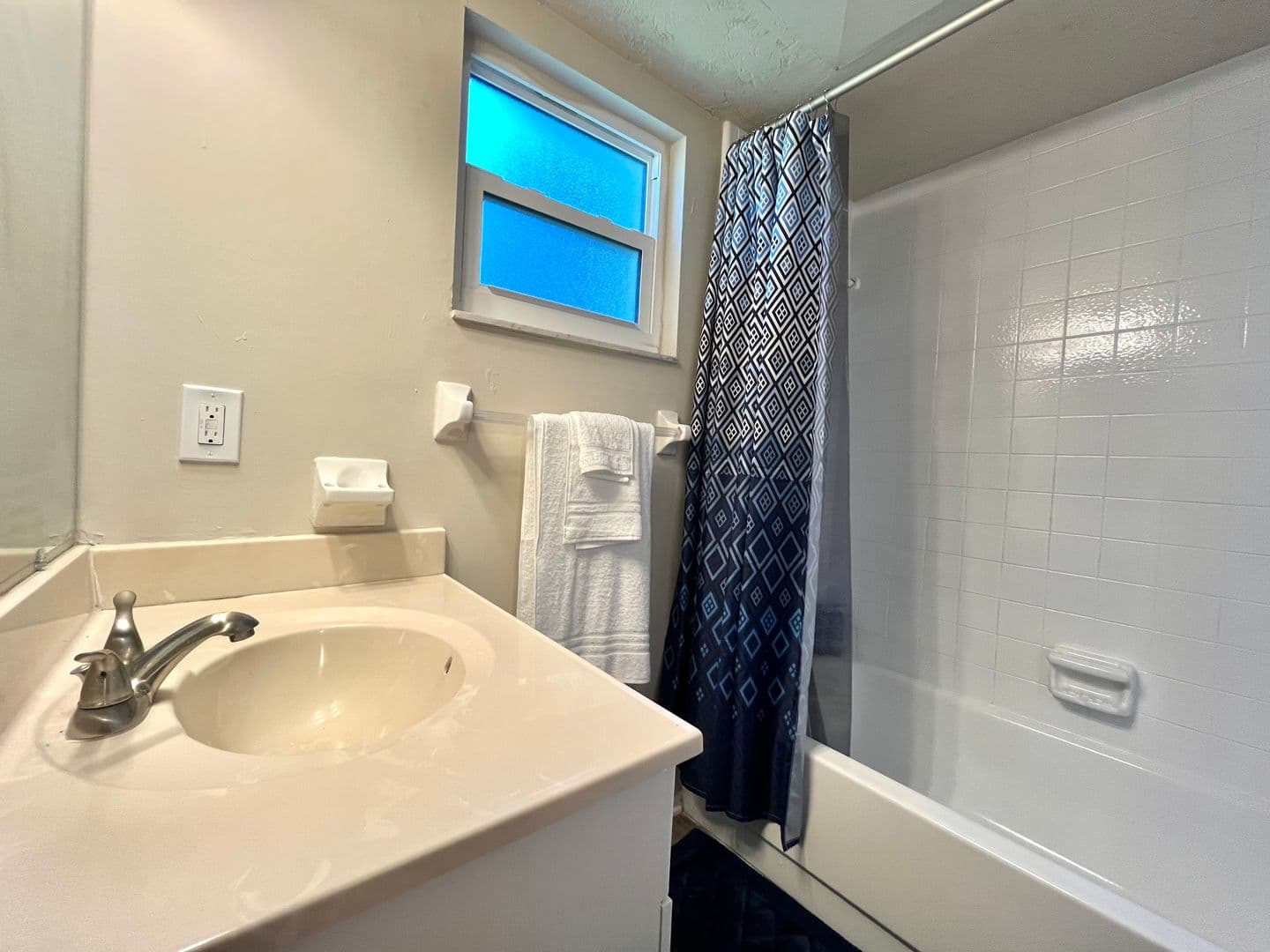 St. Petersburg Apartment: 4771 100th Way N