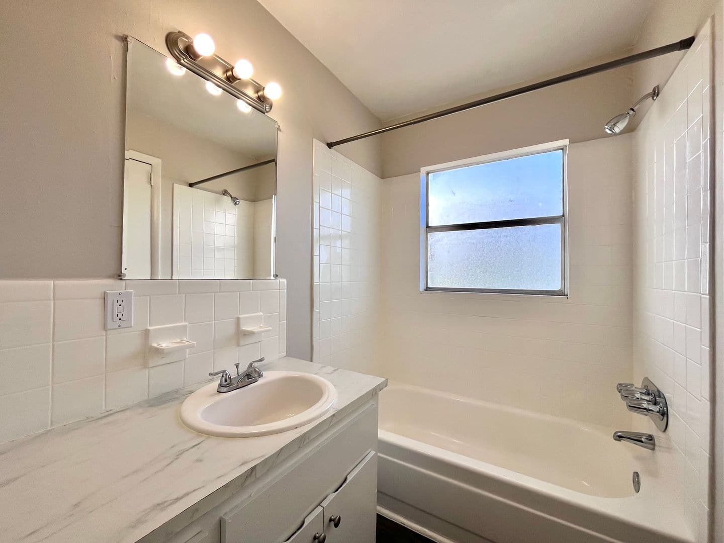 Tampa Apartment: 4002 S Manhattan Ave