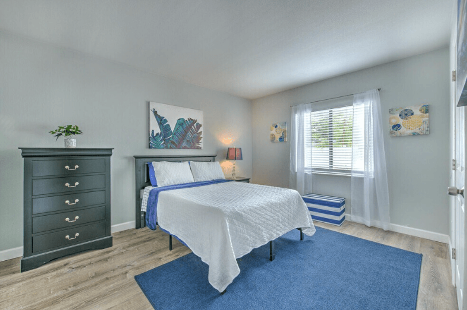 Clearwater Apartment: 2025 Rogers St