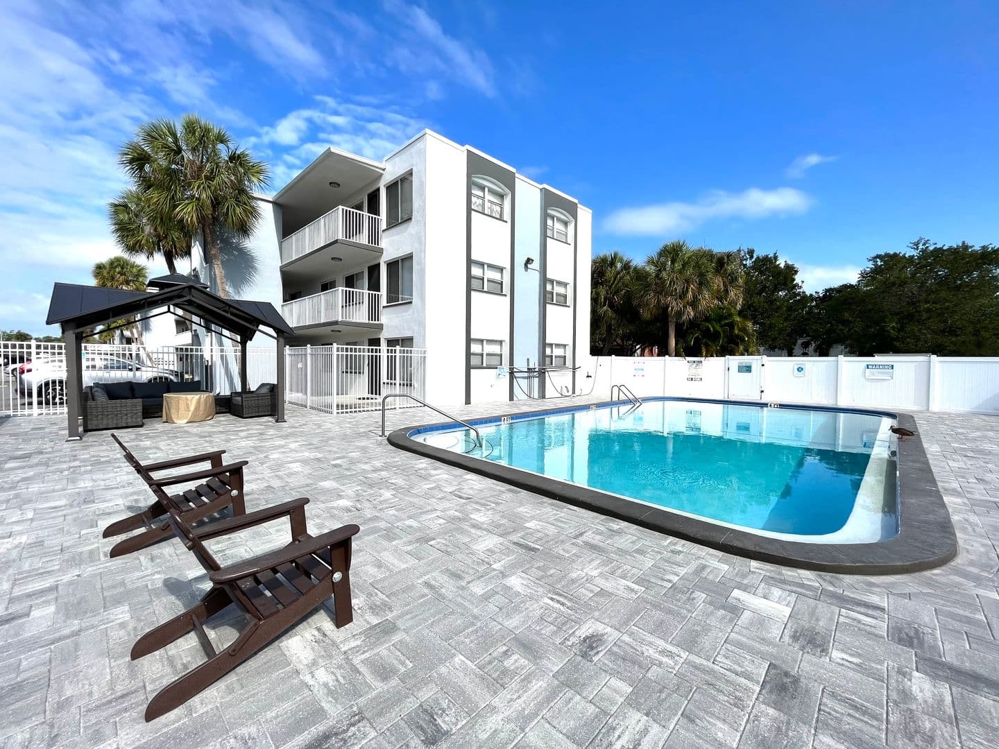 St. Petersburg Apartment: 600 76th Ave N