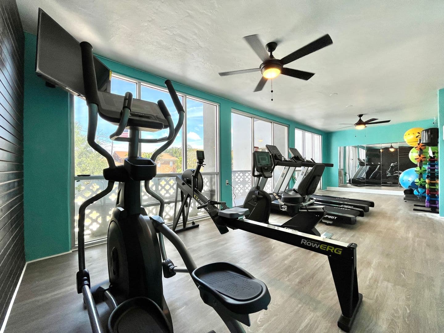 St. Petersburg Apartment: 600 76th Ave N