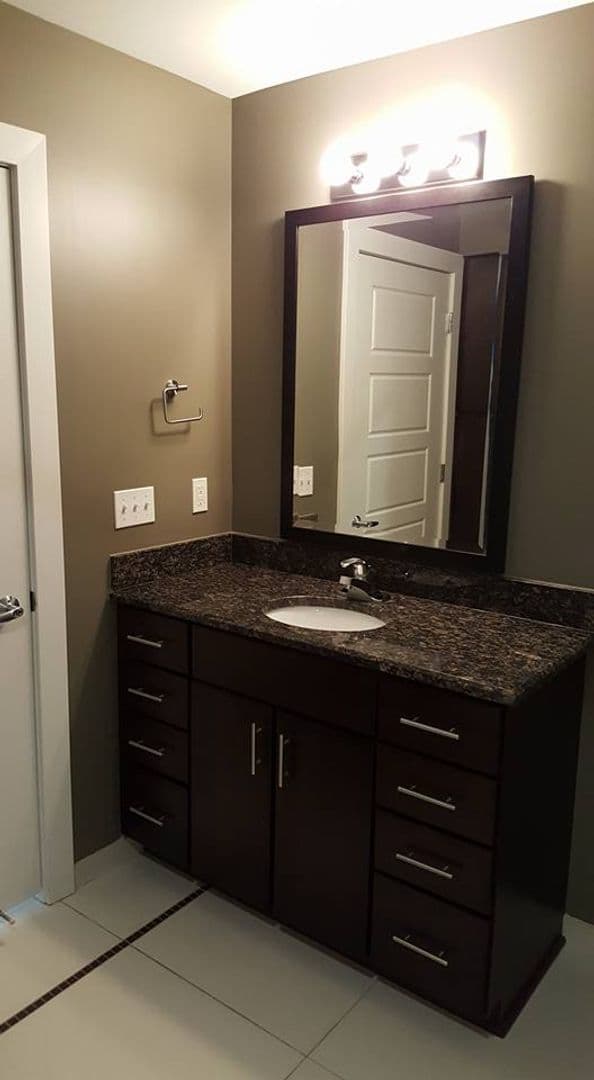 Flint Apartment: 607 E. Second Ave